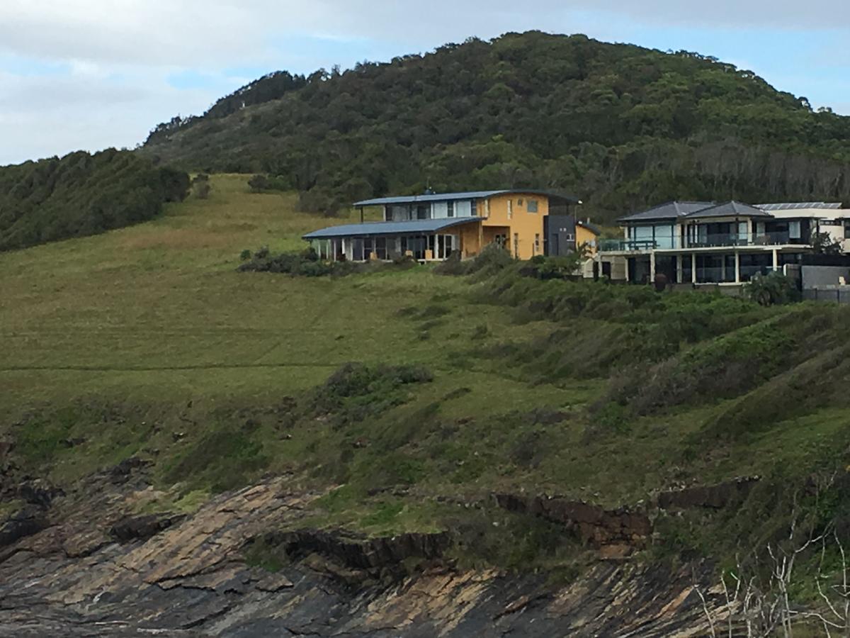 Oceanscape Luxury Beachfront Villas Scotts Head Exteriér fotografie