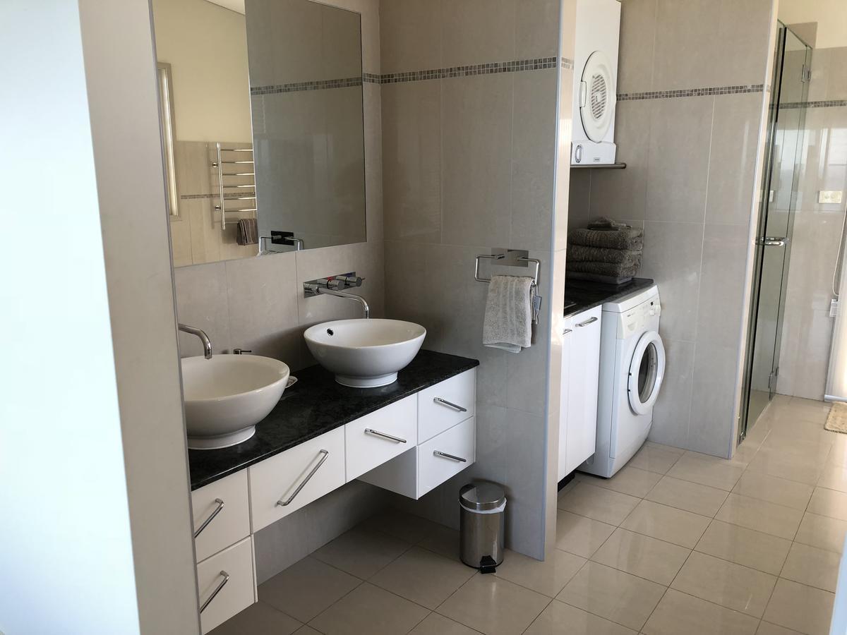 Oceanscape Luxury Beachfront Villas Scotts Head Pokoj fotografie